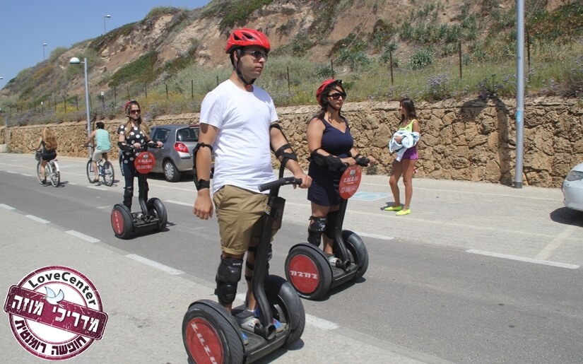 רכיבה על סגווי לאורך חוף הים של תל אביב